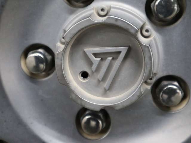 UZ0048197809_60_001.jpg