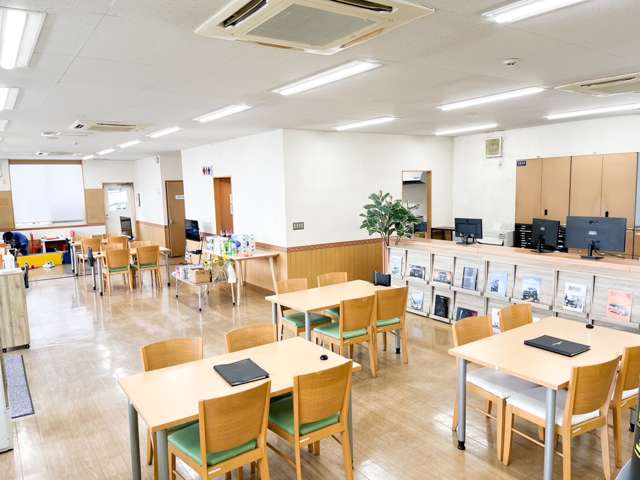 UZ0048033600_63_001.jpg