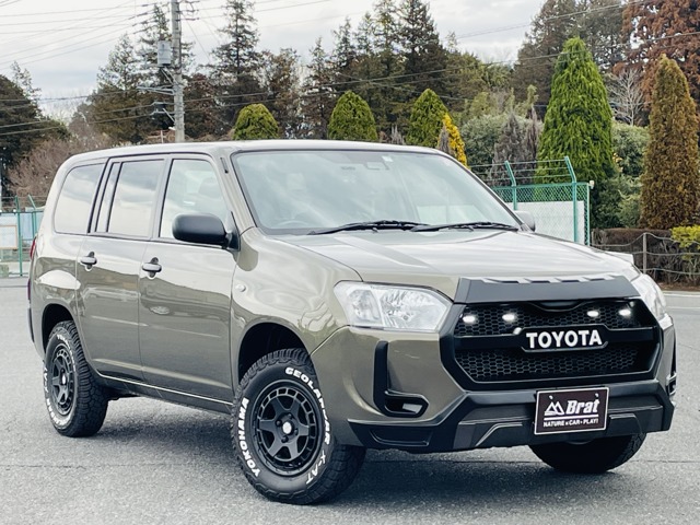 Toyota Succeed Van