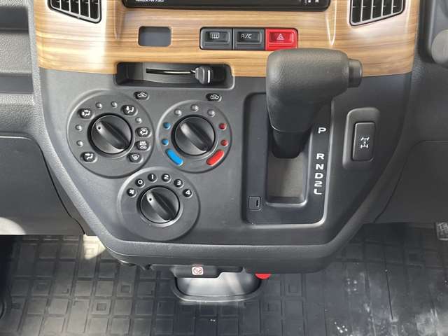 UZ0048368665_9_002.jpg