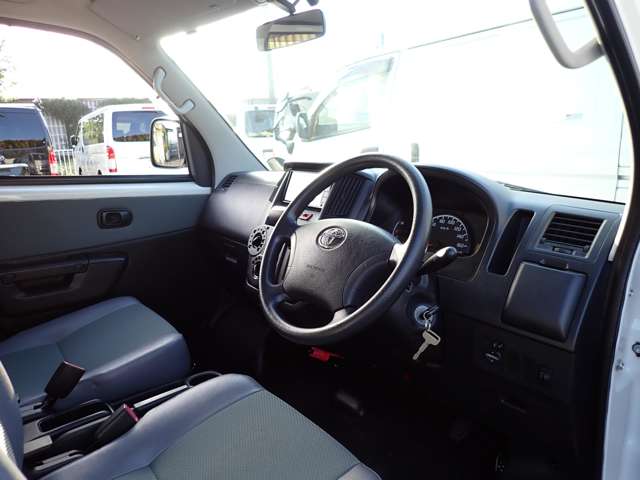 UJ0047027897_14_002.jpg