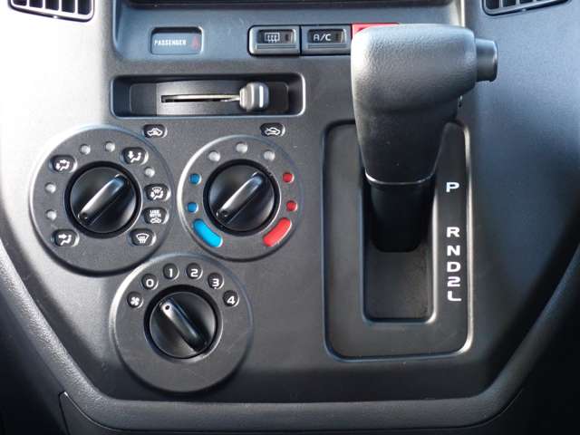 UJ0047027897_39_002.jpg