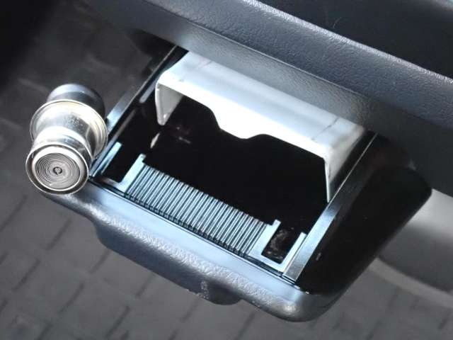 UJ0047027897_40_001.jpg