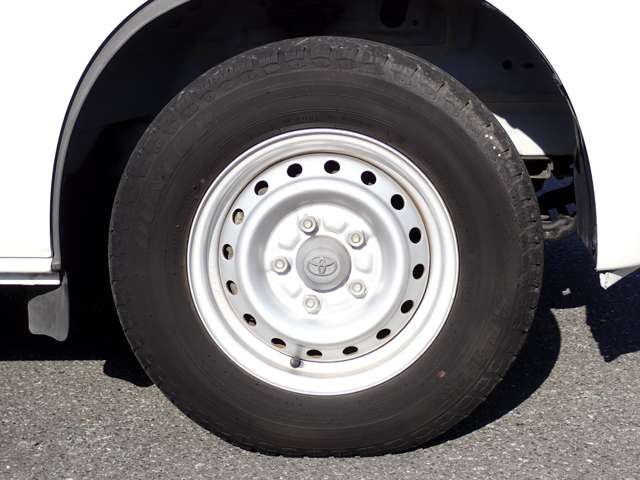 UJ0047027897_72_002.jpg