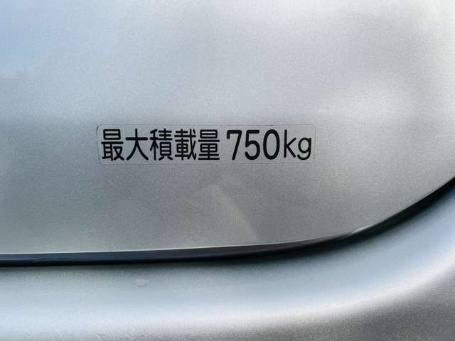 UZ0048441228_37_001.jpg