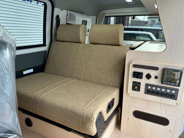 U00048172695_3_002.jpg