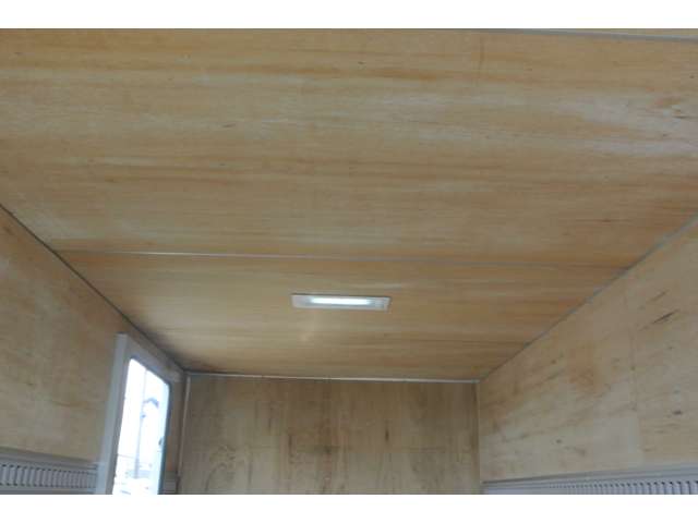 U00045433610_31_001.jpg