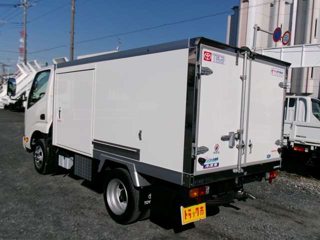 U00047674865_10_001.jpg
