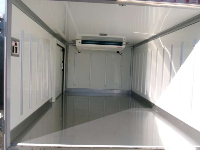 U00047674865_16_001.jpg