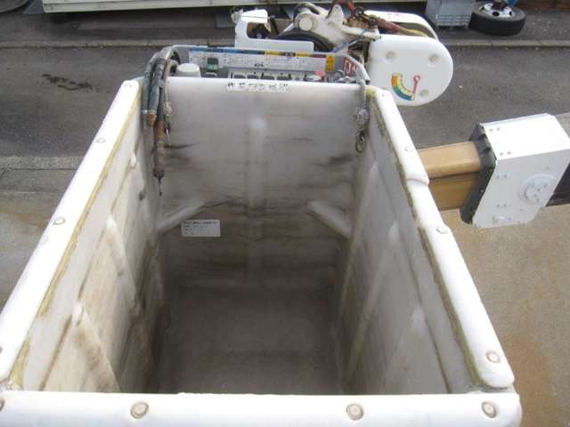 U00047716387_9_001.jpg
