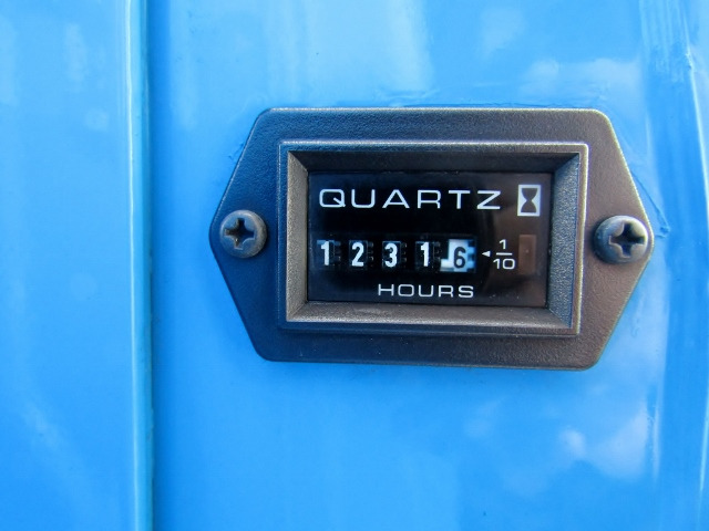 UZ0048545471_17_001.jpg