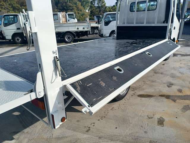 UZ0047041550_10_002.jpg