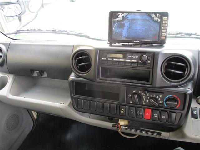 UJ0047023731_10_001.jpg