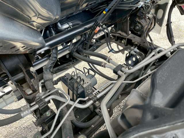 UZ0048490444_36_001.jpg