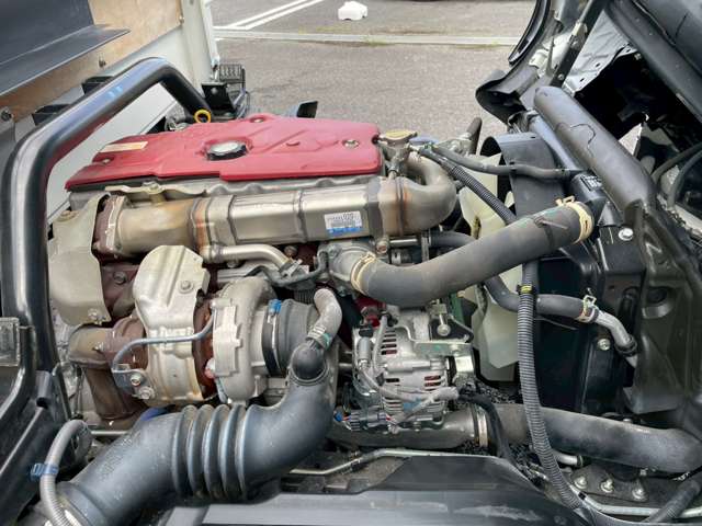 UZ0048490444_43_001.jpg