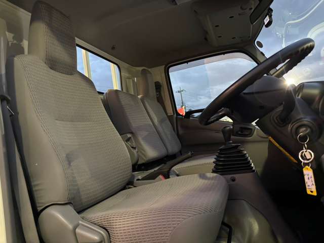 UZ0047905684_68_001.jpg