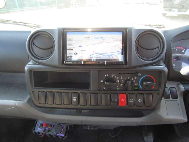 U00048452381_15_001.jpg