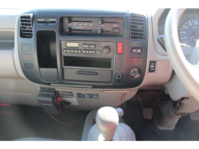 UZ0047378782_66_002.jpg