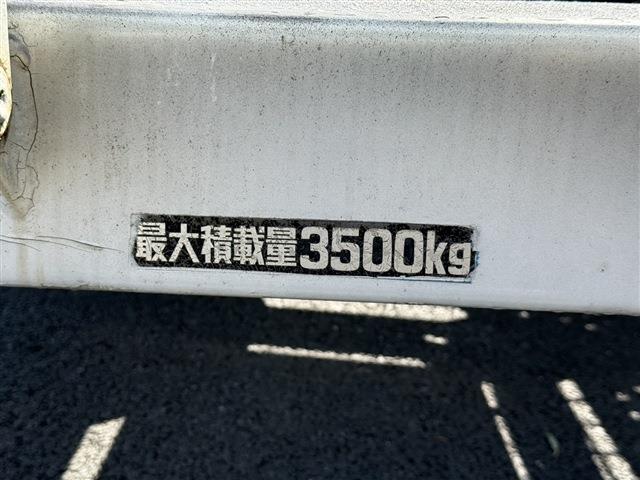 UJ0048119564_39_001.jpg
