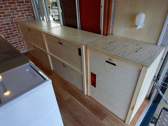 U00047854968_17_001.jpg
