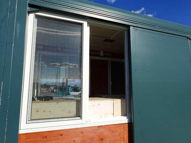 U00047854968_82_001.jpg