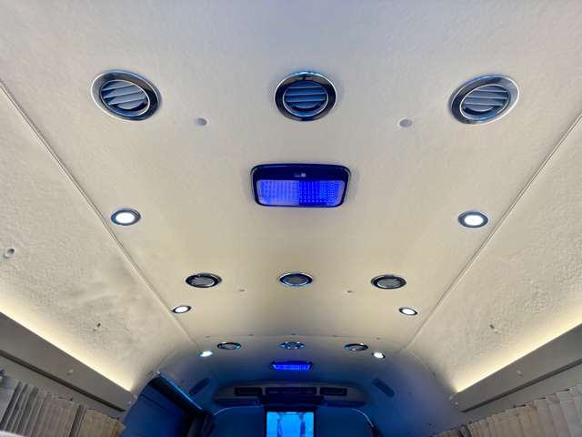 U00047661178_36_005.jpg