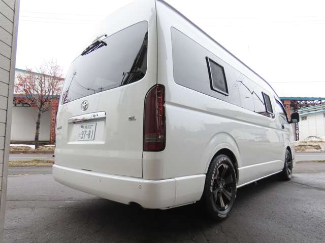 UJ0048091742_33_003.jpg