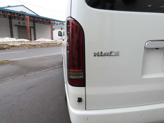 UJ0048091742_36_003.jpg