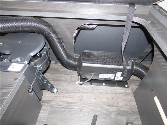 UJ0048091742_54_002.jpg