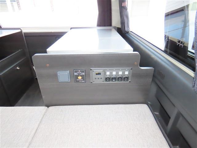 UJ0048091742_56_002.jpg