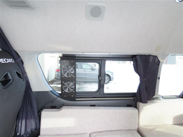 UJ0048091742_70_002.jpg