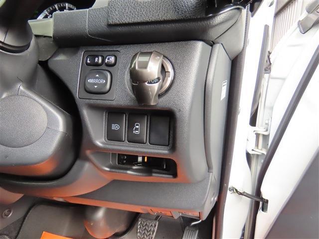 UJ0048091742_77_002.jpg