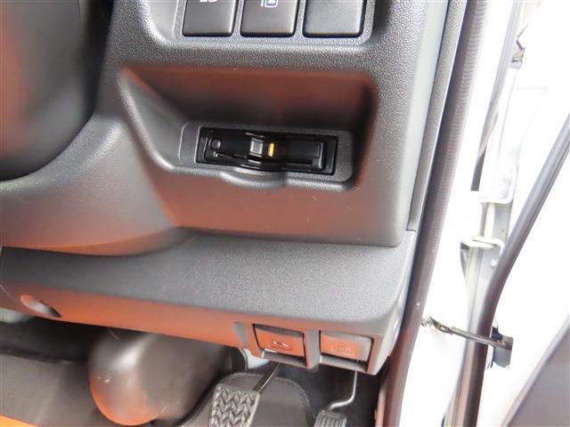 UJ0048091742_79_002.jpg