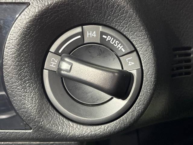 UZ0047985005_33_001.jpg