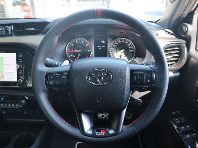 UZ0048142866_10_004.jpg