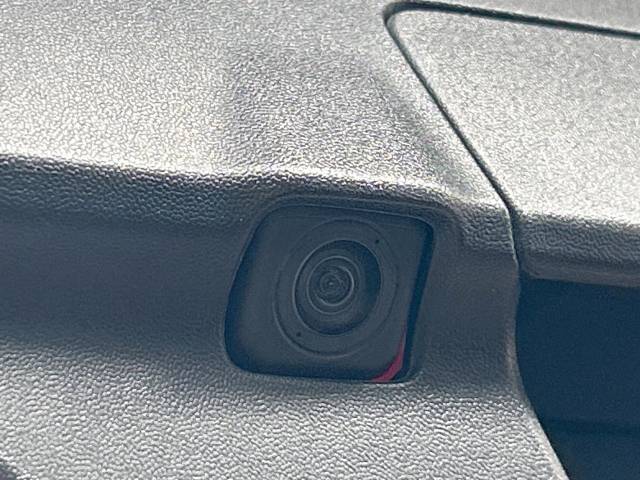 UZ0048008851_39_001.jpg