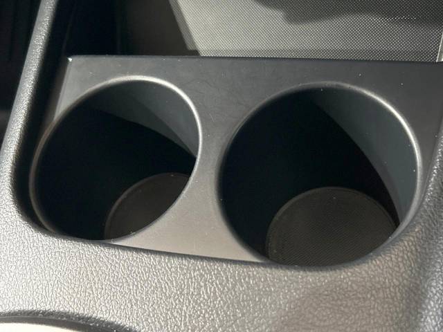 UZ0048008851_49_001.jpg