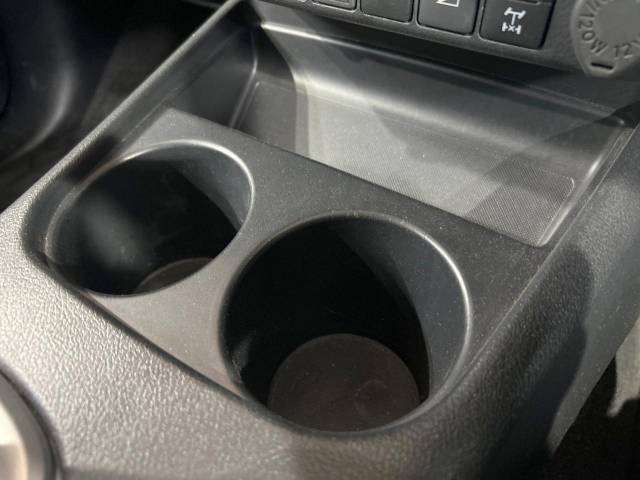 UZ0048293770_53_001.jpg