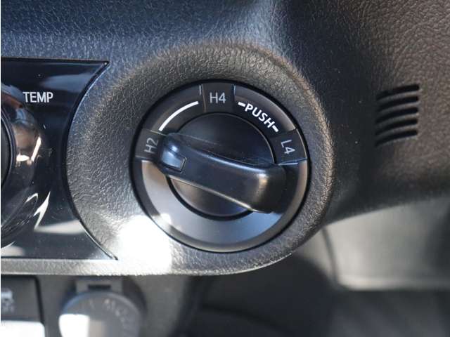 UZ0047953986_65_001.jpg