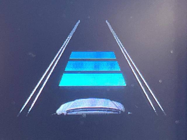 UZ0048457961_5_001.jpg