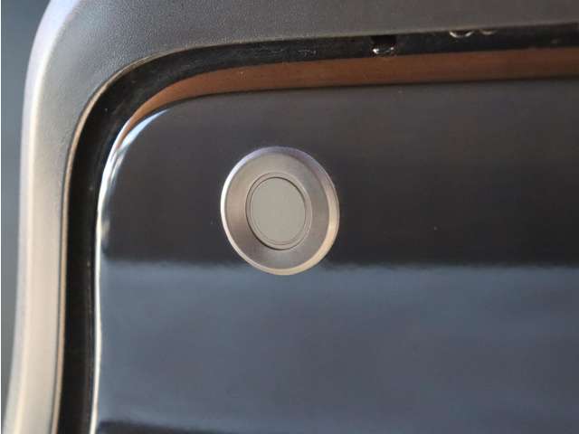 UZ0047997212_47_001.jpg