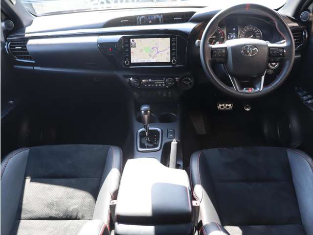 UZ0047997212_8_002.jpg