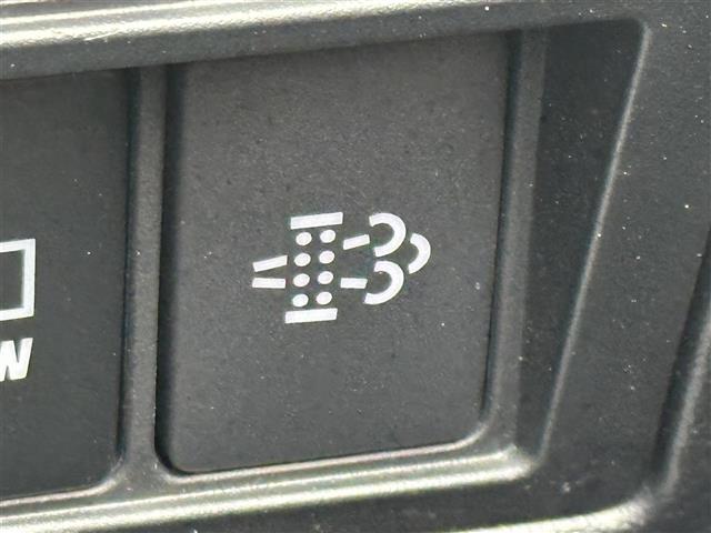 UZ0048422181_12_002.jpg