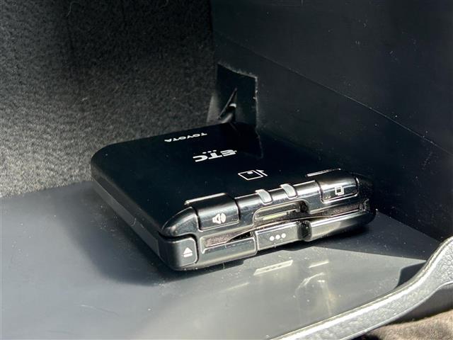 UZ0048575604_48_003.jpg