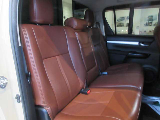 U00048135226_3_002.jpg