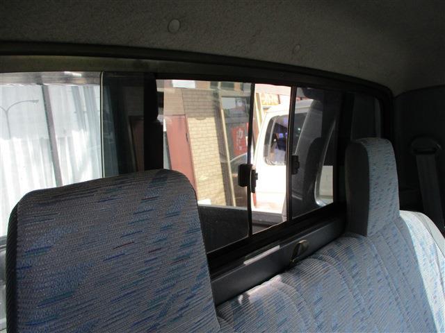 UJ0048063328_32_002.jpg