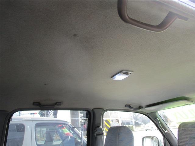 UJ0048063328_35_002.jpg