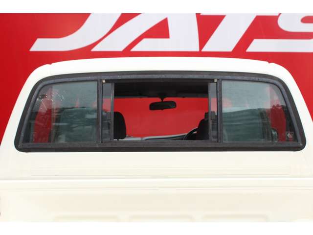 UJ0044480245_31_002.jpg