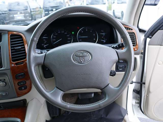 UZ0046799319_34_001.jpg
