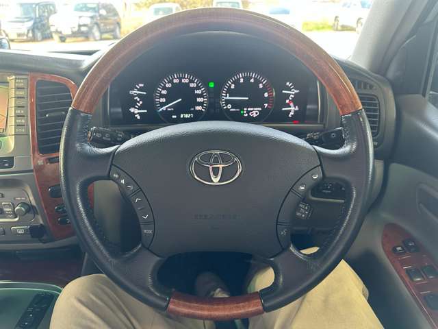 UJ0048023554_17_001.jpg